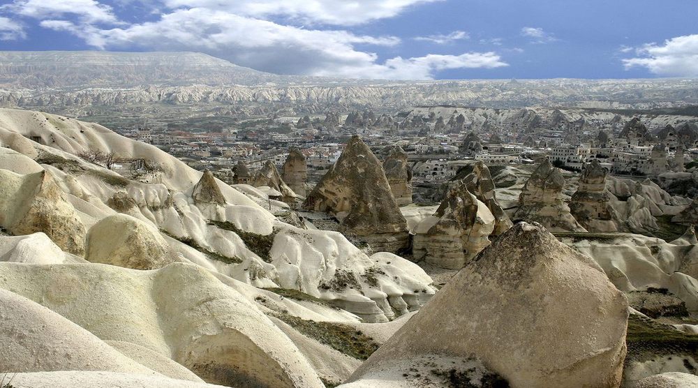 https://d3r8gwkgo0io6y.cloudfront.net/upload/Devrent valley cappadocia.jpg